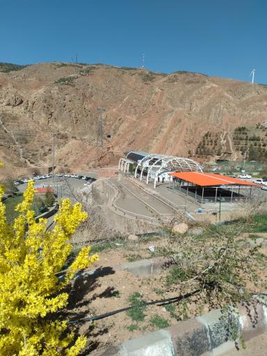 عکس ایستگاه تله کابین عینالی