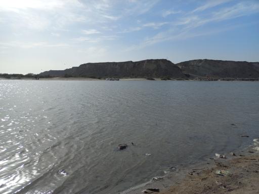 عکس دریاچه صورتی (تالاب لیپار)