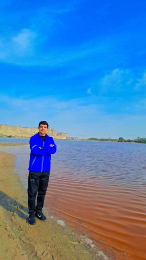 عکس دریاچه صورتی (تالاب لیپار)