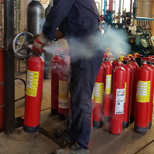 عکس شارژ کپسول آتشنشانی رستمی