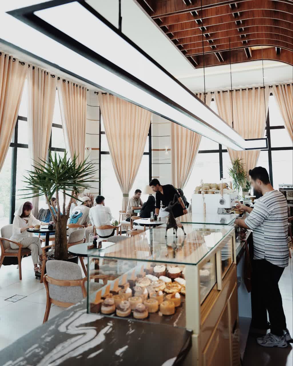 عکس کافه شوکا