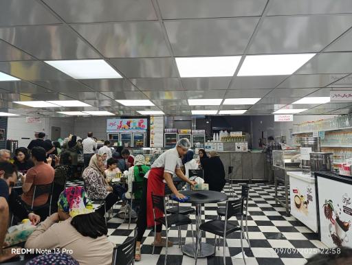 بستنی و فالوده شیرحسین