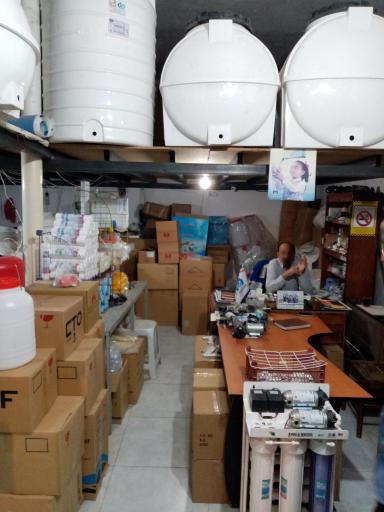 عکس فروشگاه تصفیه آب تنها