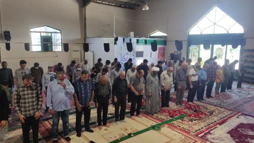 عکس مصلی نماز جمعه گویم 