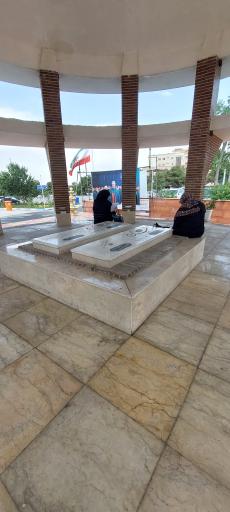 عکس مقبره شهدای گمنام دانشگاه آزاد تهران شمال