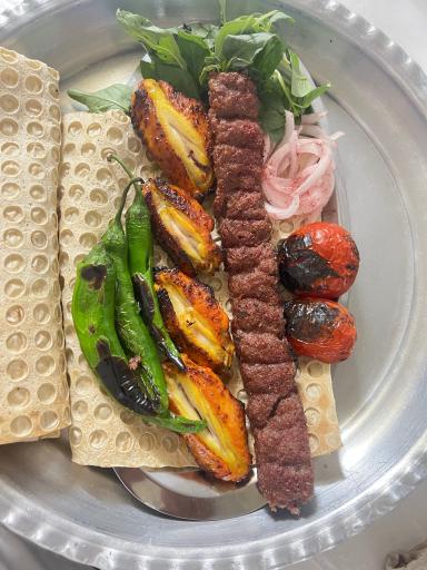 عکس تهیه غذای آناهیتا