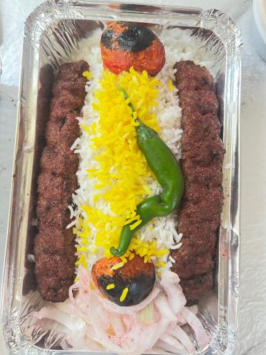 عکس تهیه غذای آناهیتا