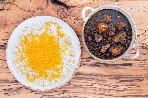 عکس تهیه غذای آناهیتا