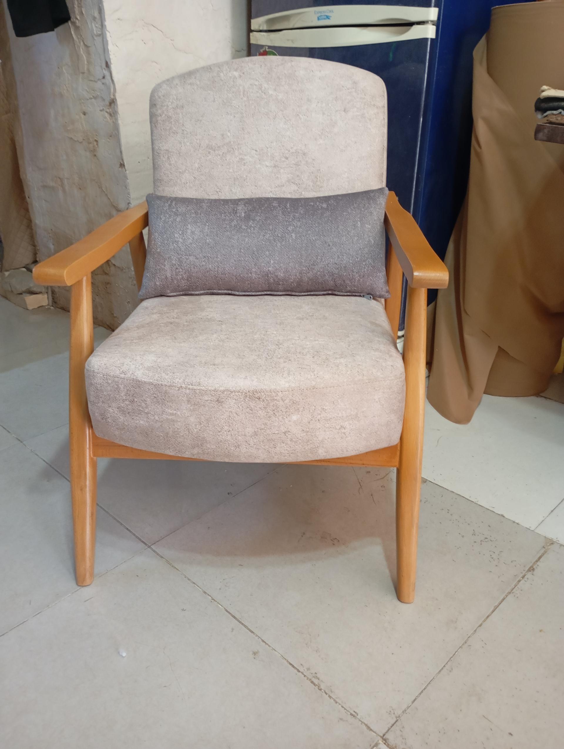 عکس تعمیرات مبلمان پادوک