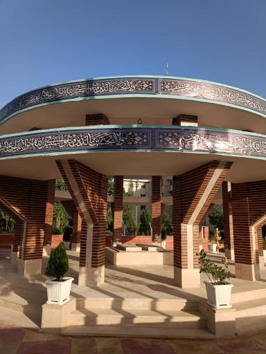 عکس مقبره شهدای گمنام دانشگاه آزاد تهران شمال