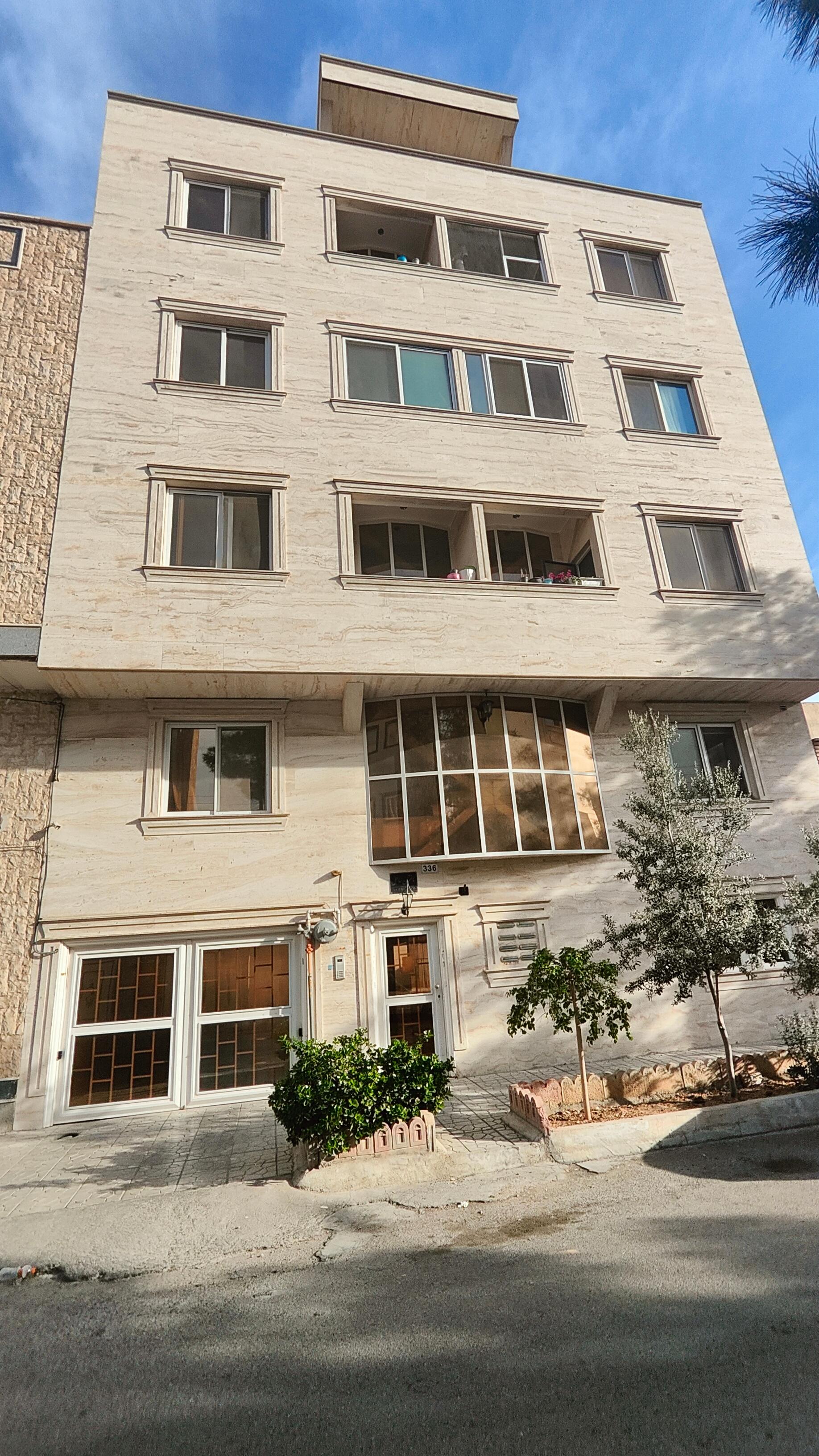 عکس ساختمان ساحل جمهوری ۱۴