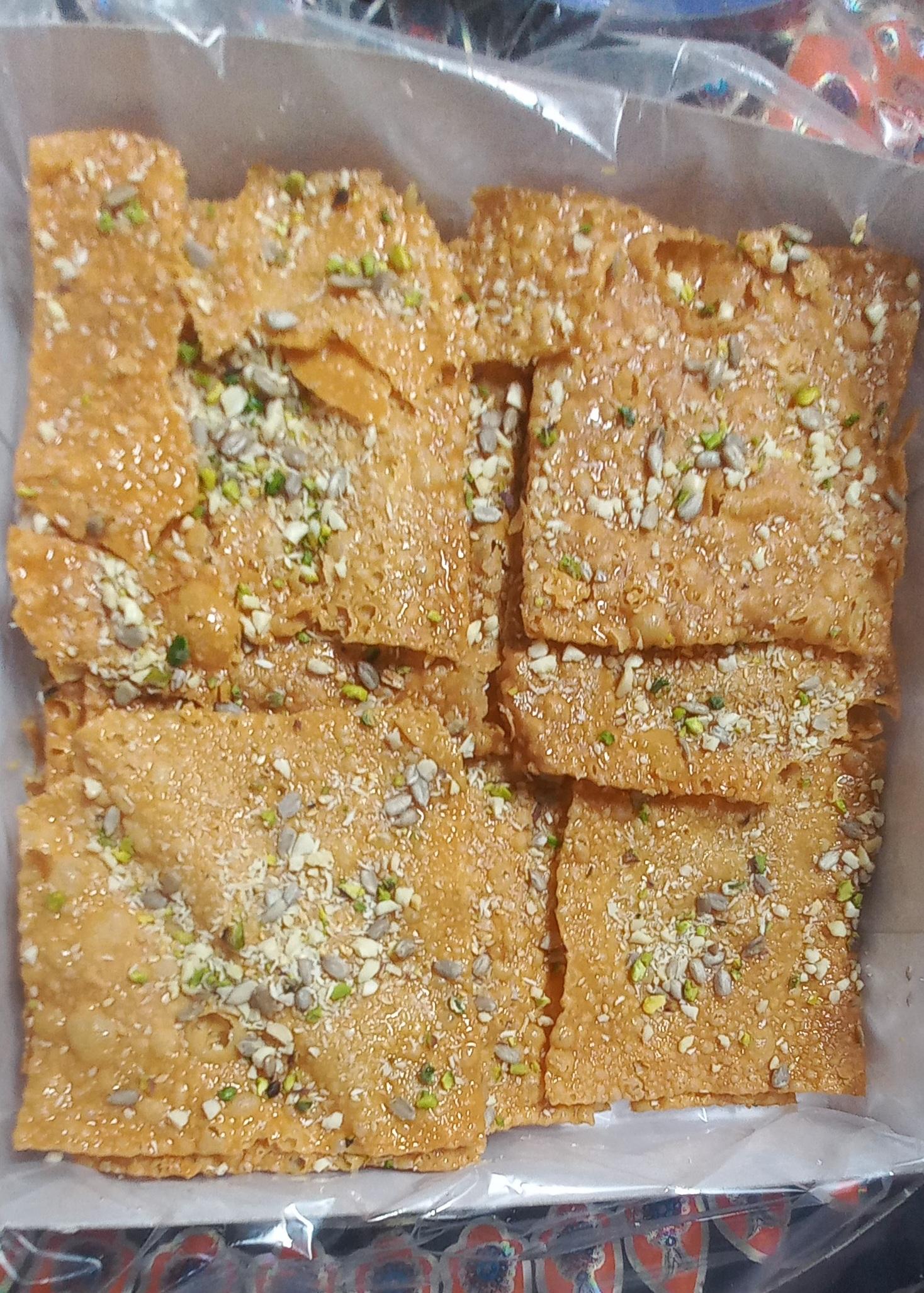 عکس شیرینی سنتی یزد شعبه محله گازرگاه