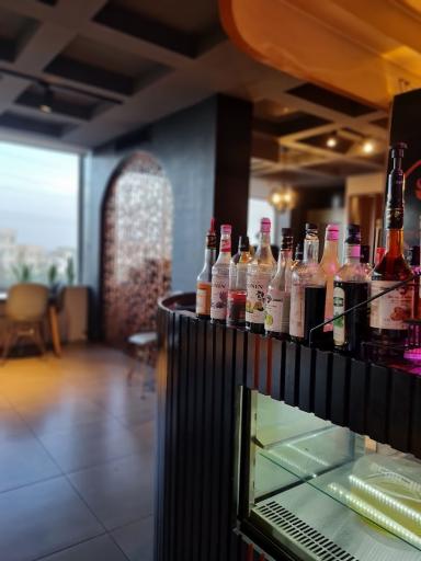 عکس کافه‌ رستوران رُزاموند