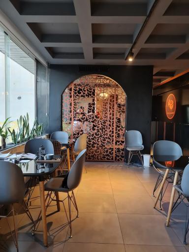 عکس کافه‌ رستوران رُزاموند