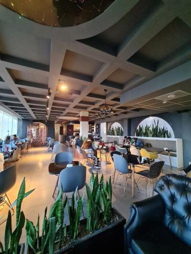 عکس کافه‌ رستوران رُزاموند