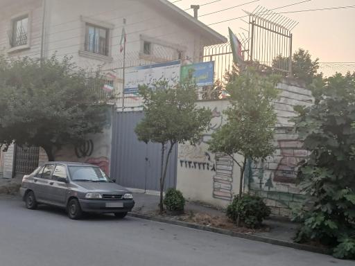 عکس دبستان غیر دولتی آینده روشن