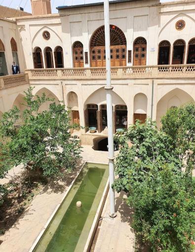 عکس خانه تاریخی تاج