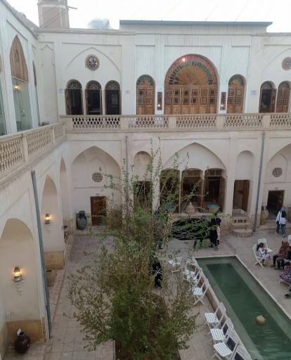 عکس خانه تاریخی تاج