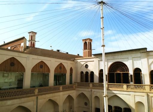 عکس خانه تاریخی تاج