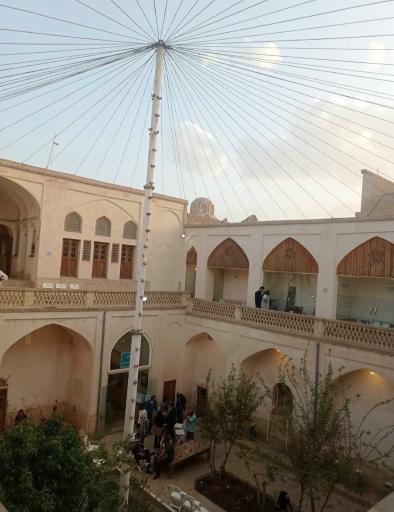 عکس خانه تاریخی تاج