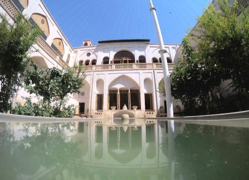 عکس خانه تاریخی تاج