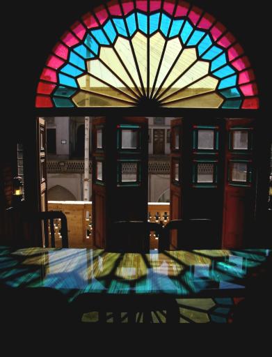 عکس خانه تاریخی تاج
