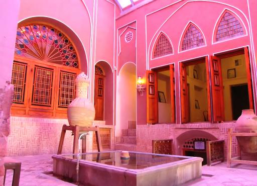عکس خانه تاریخی تاج
