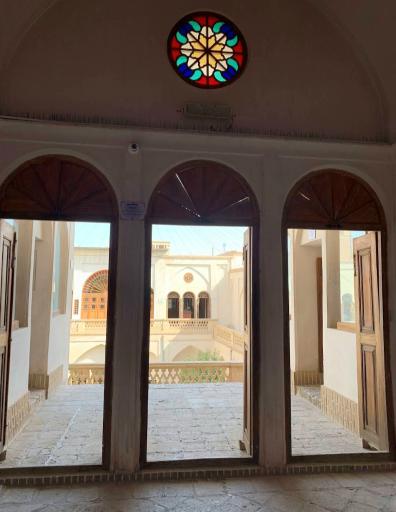 عکس خانه تاریخی تاج