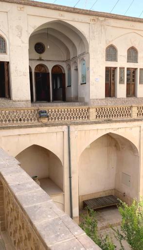 عکس خانه تاریخی تاج