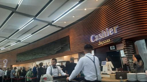 عکس رستوران بزرگی