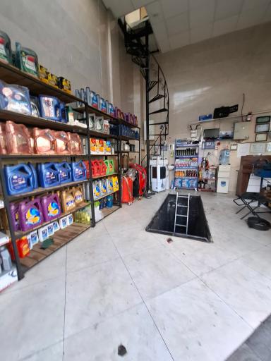 عکس تعمیرگاه مدرن کاران سعید