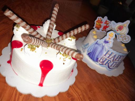 عکس شیرینی سرای کورش