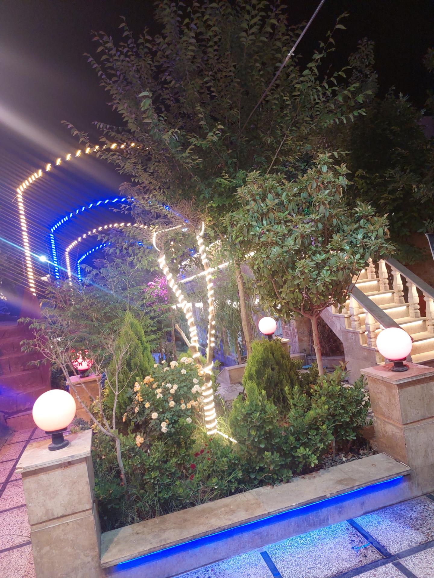 عکس کافه مهرگان