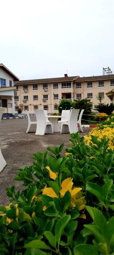 عکس دبیرستان استعداد های درخشان شهید بهشتی لاهیجان