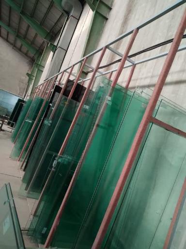 عکس شیشه سکوریت حمید صفوی