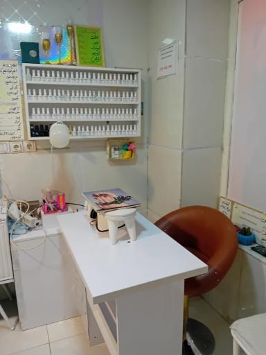 عکس سالن زیبایی آنا