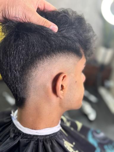 عکس ارایشگاه اوستا