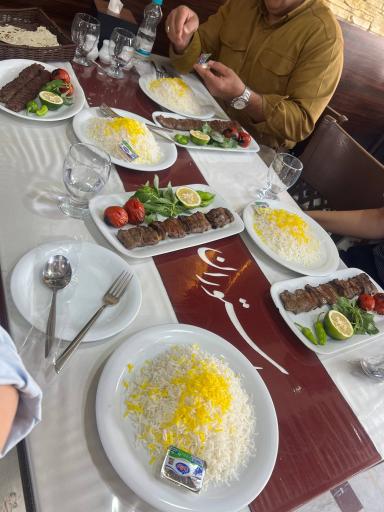 عکس رستوران بعثت