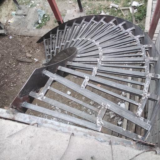 عکس ساخت پله گردان ابوالقاسم زاده