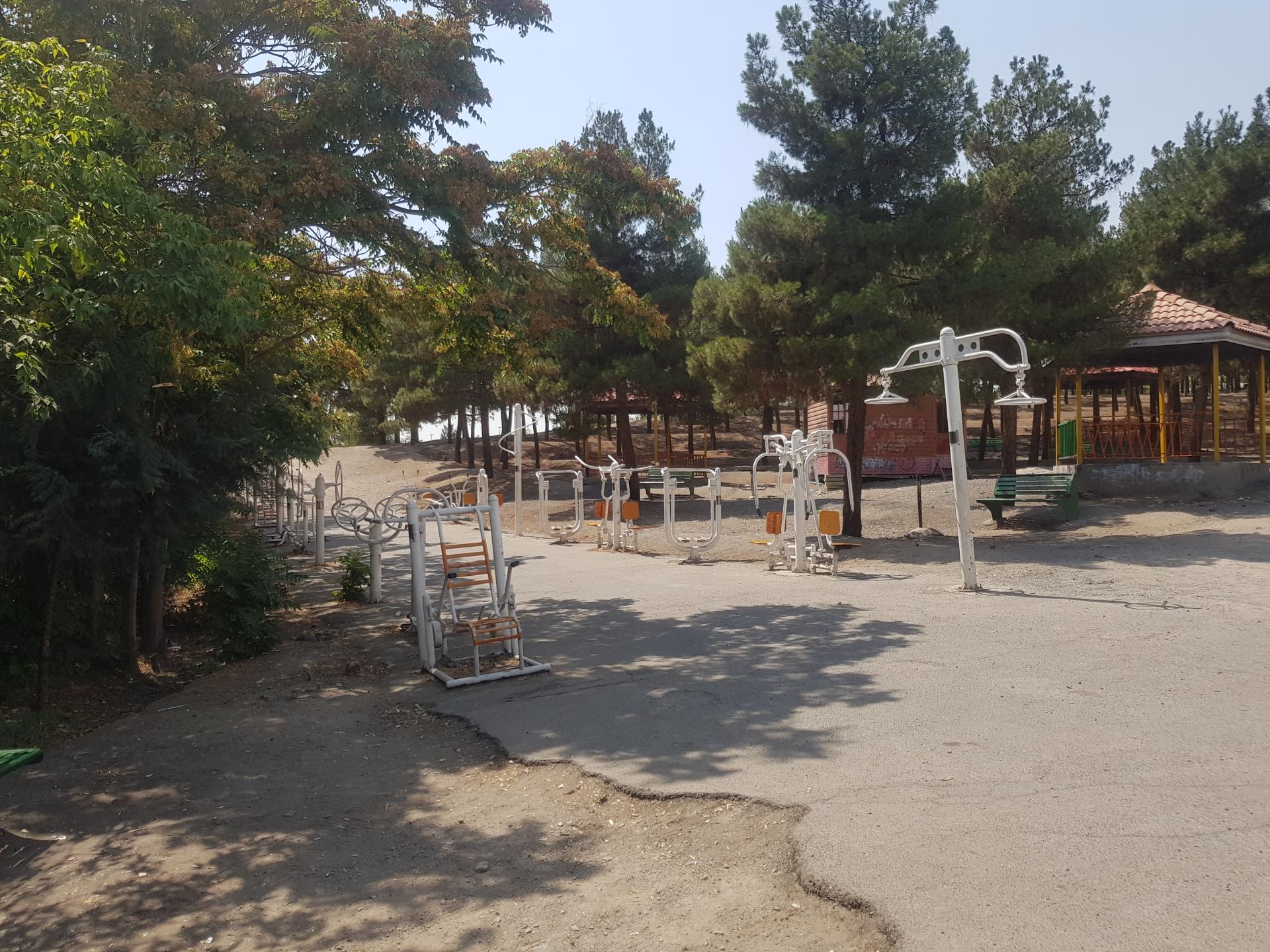 عکس ایستگاه تندرستی در فضای باز