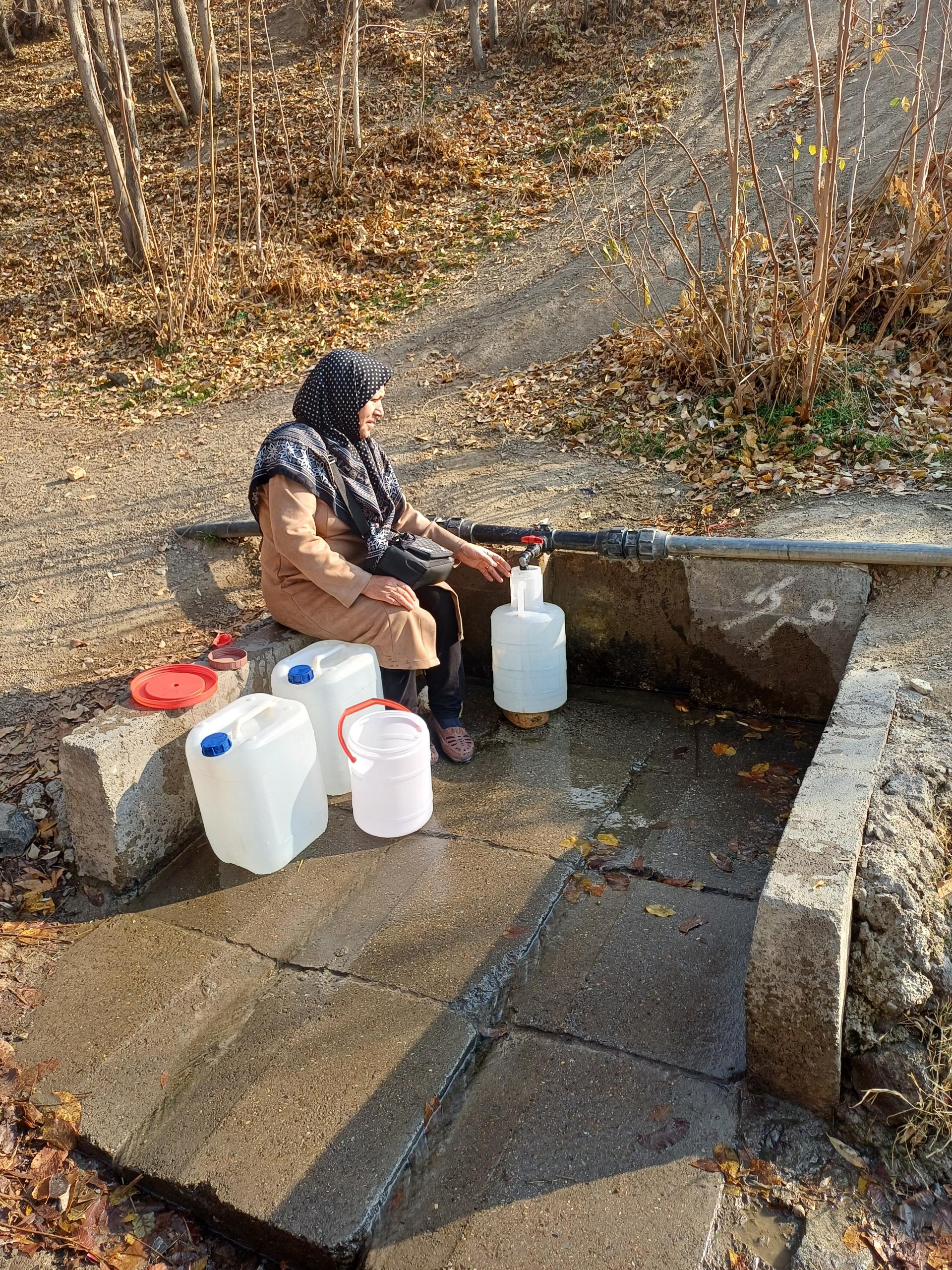 عکس چشمه محمودیه البرز