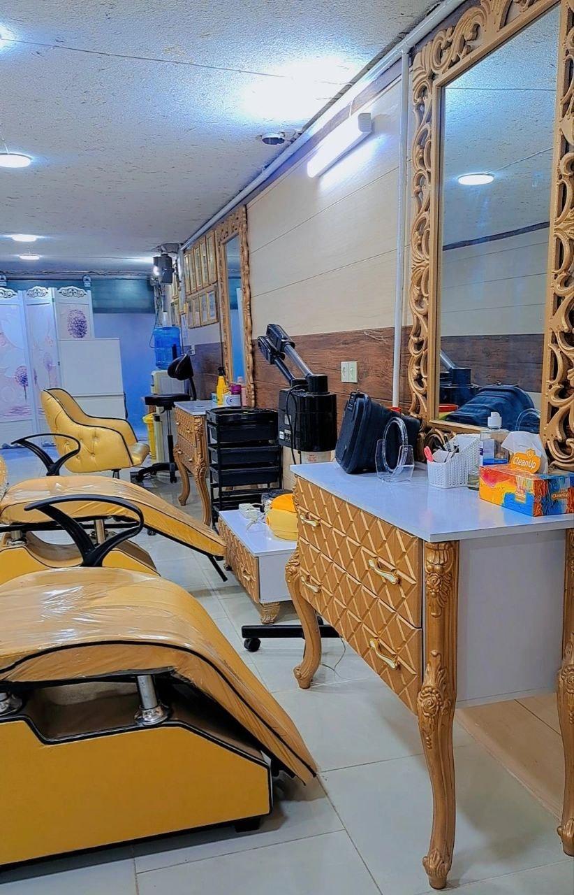 عکس سالن زیبایی عروس طلایی