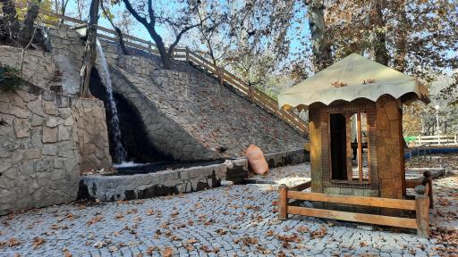 عکس آبشار پارک وکیل باد