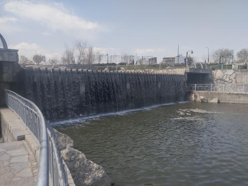 عکس آبشار پارک وکیل باد