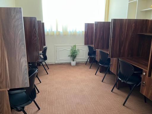 عکس سالن مطالعه جوان