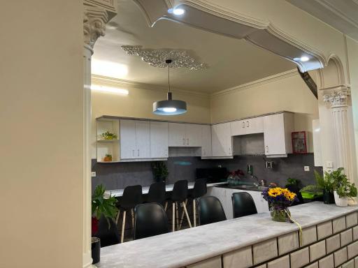 عکس سالن مطالعه جوان