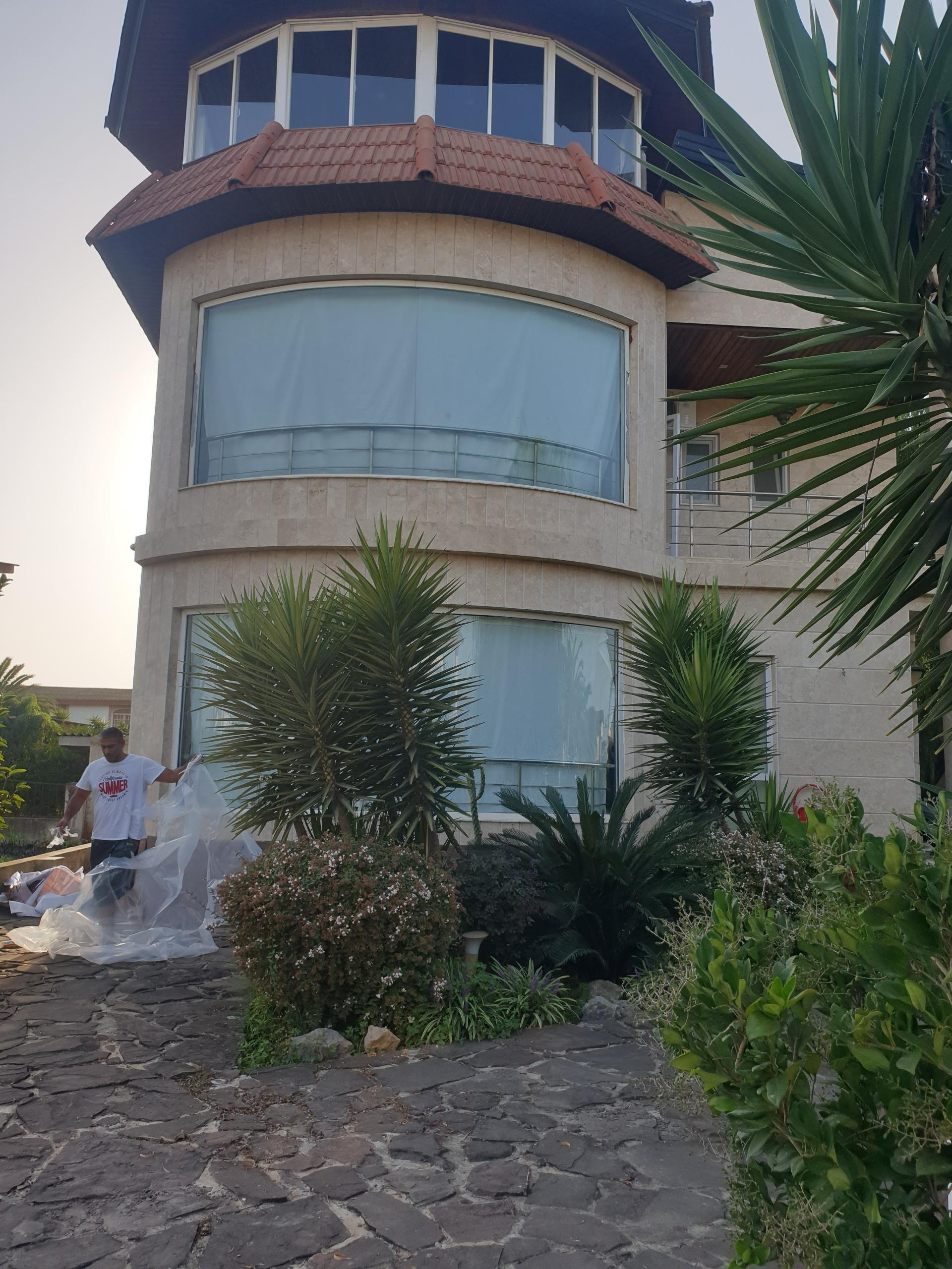 عکس تولیدی شیشه خم دوجداره آلومینیوم 