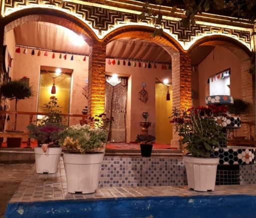 عکس سرای سنتی دیواخان