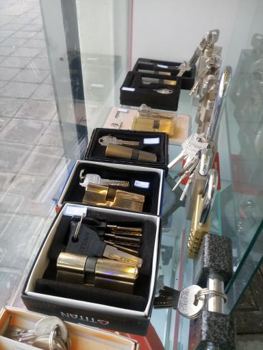 عکس قفل و کلید سازی شبانه روزی سیار فوری