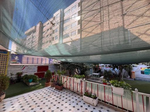 عکس دبیرستان دخترانه پرتو علوی متوسطه دوم